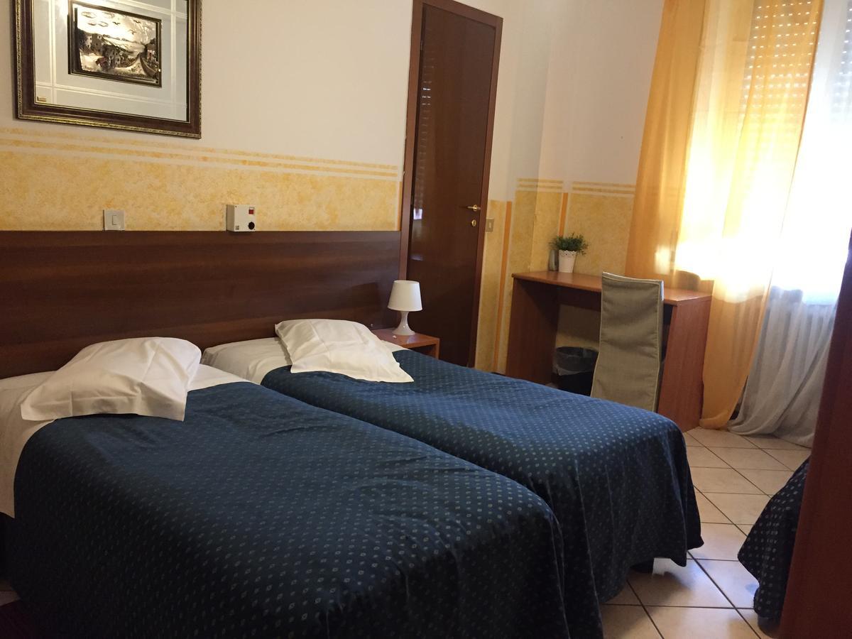 La Pace Hotel