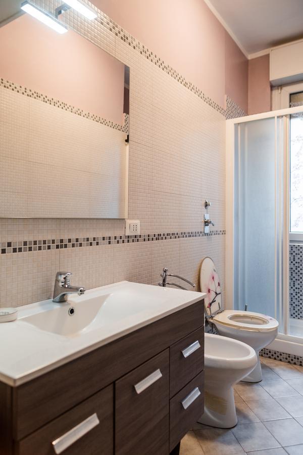 Lorenteggio Balcony Flat Milão