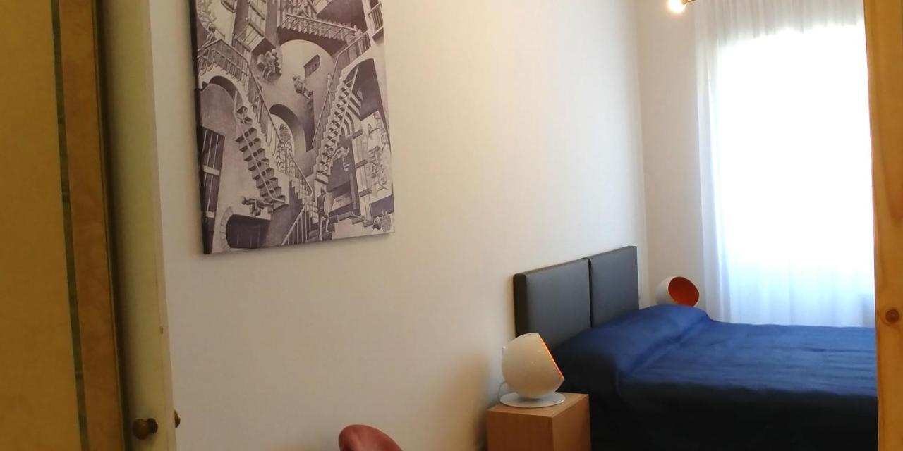 Roomy Duomo & San Babila Apartment Mailand