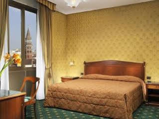 Grand Plaza 4*