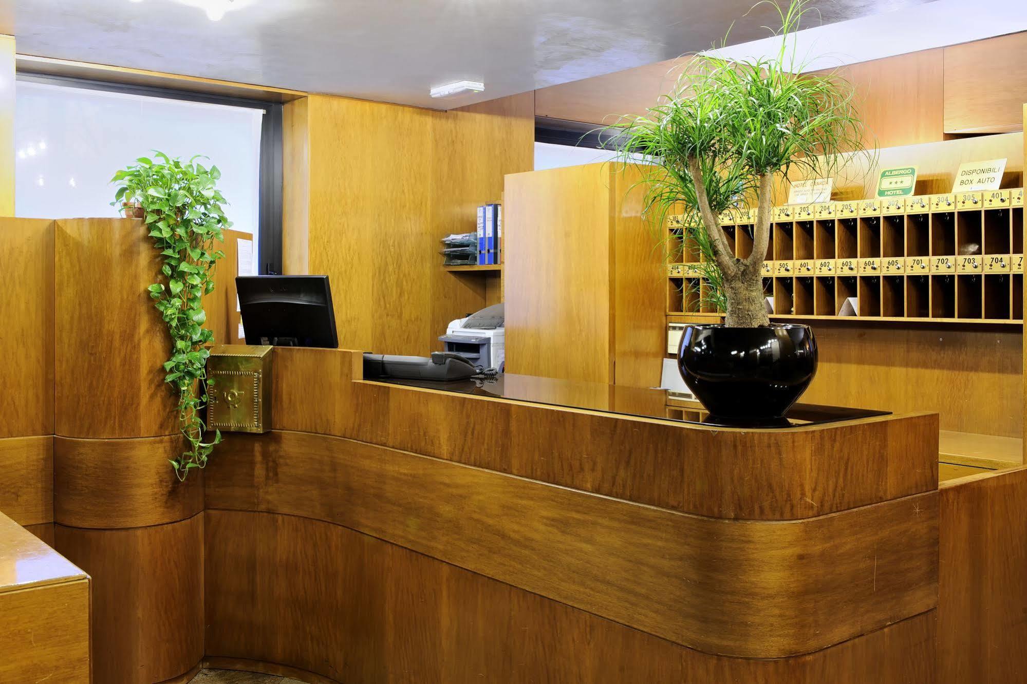 Canada Hotel 3*