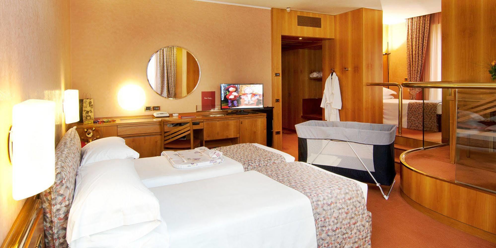 Michelangelo Hotel 4*