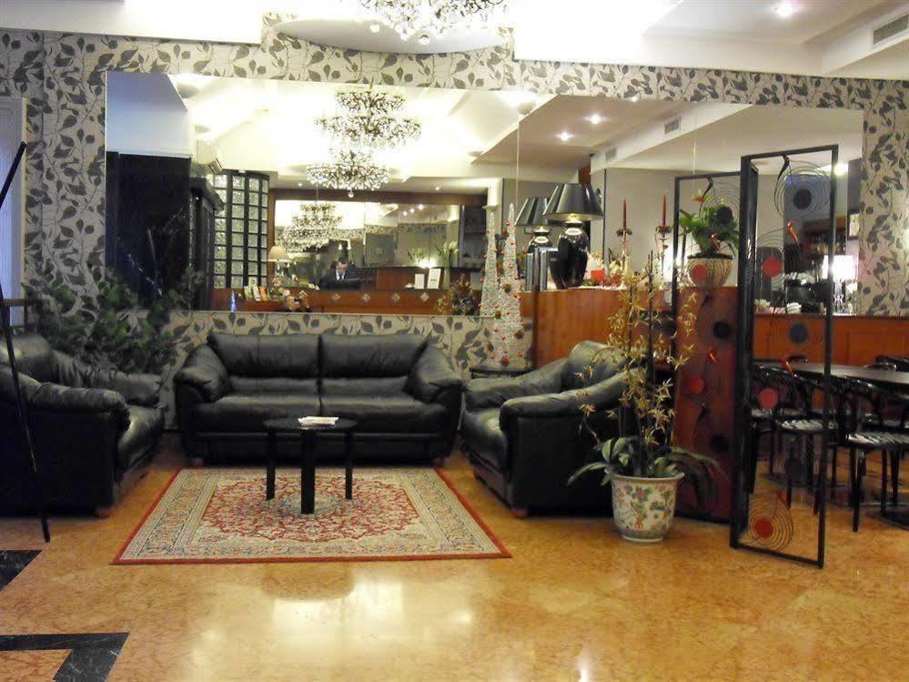 Roxy 3* Milão