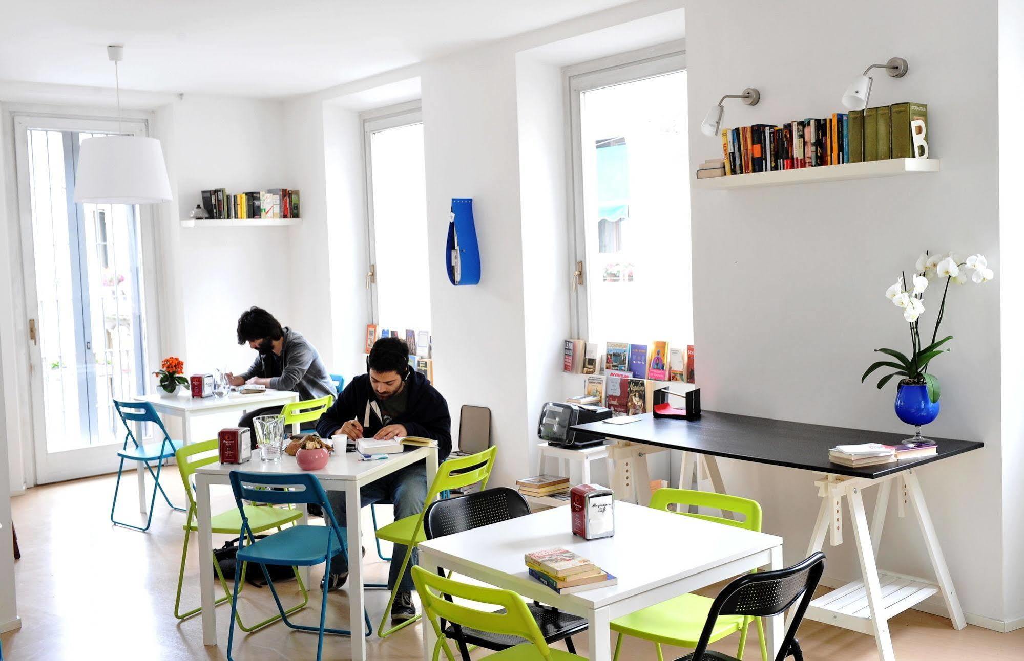 Hostel Gogol'ostello & Caffe Letterario *