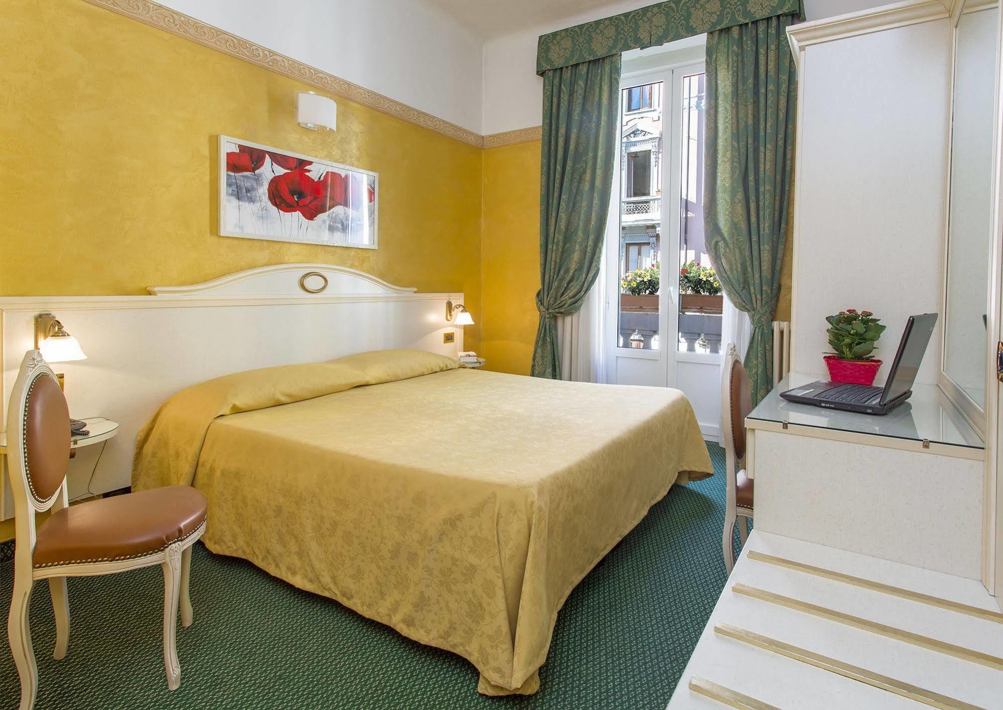 Charly Hotel