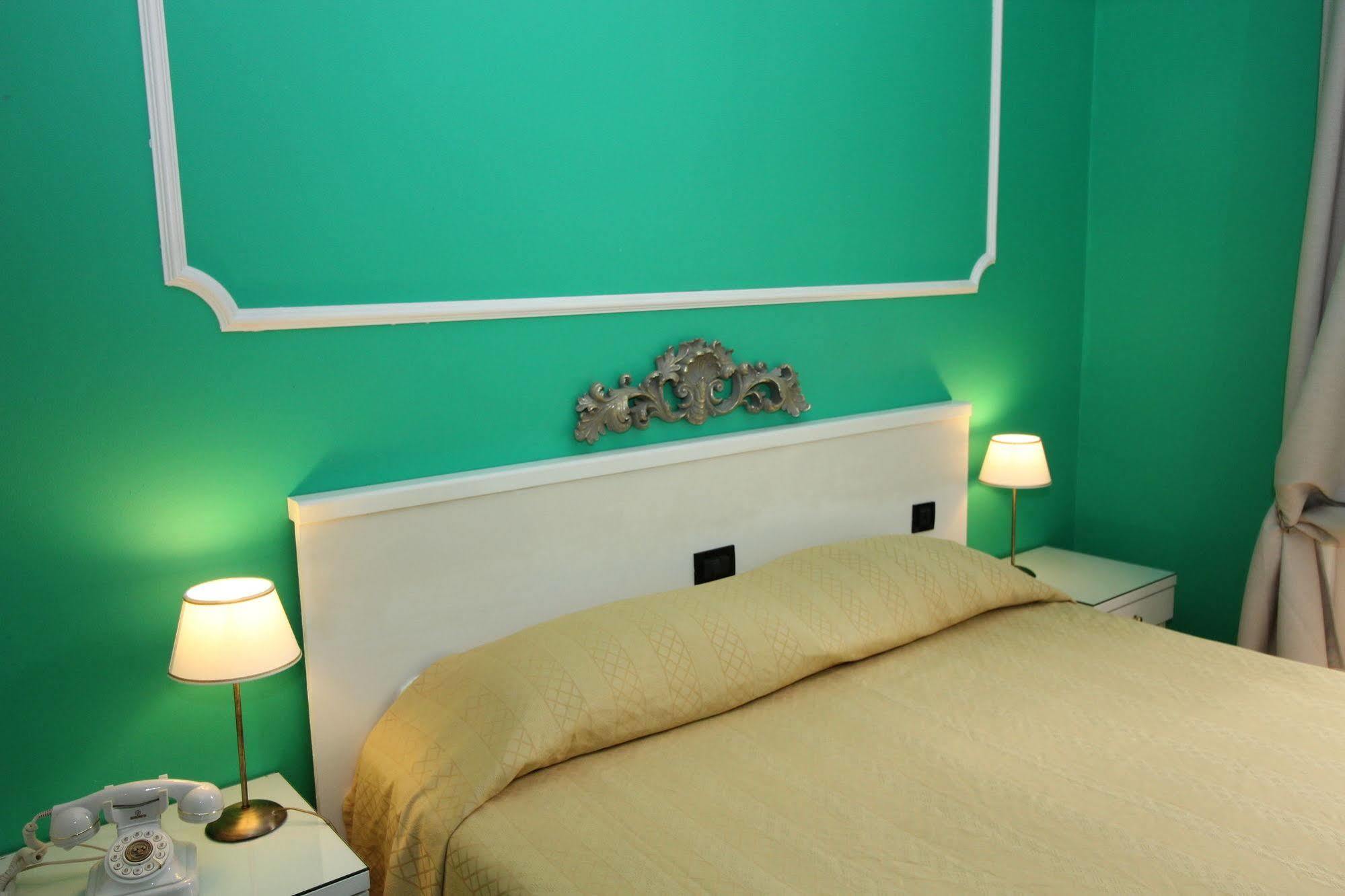 Hotel Charly
