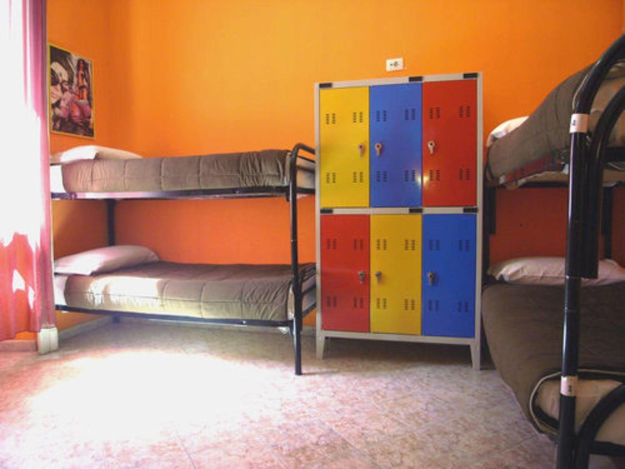 California Hostel