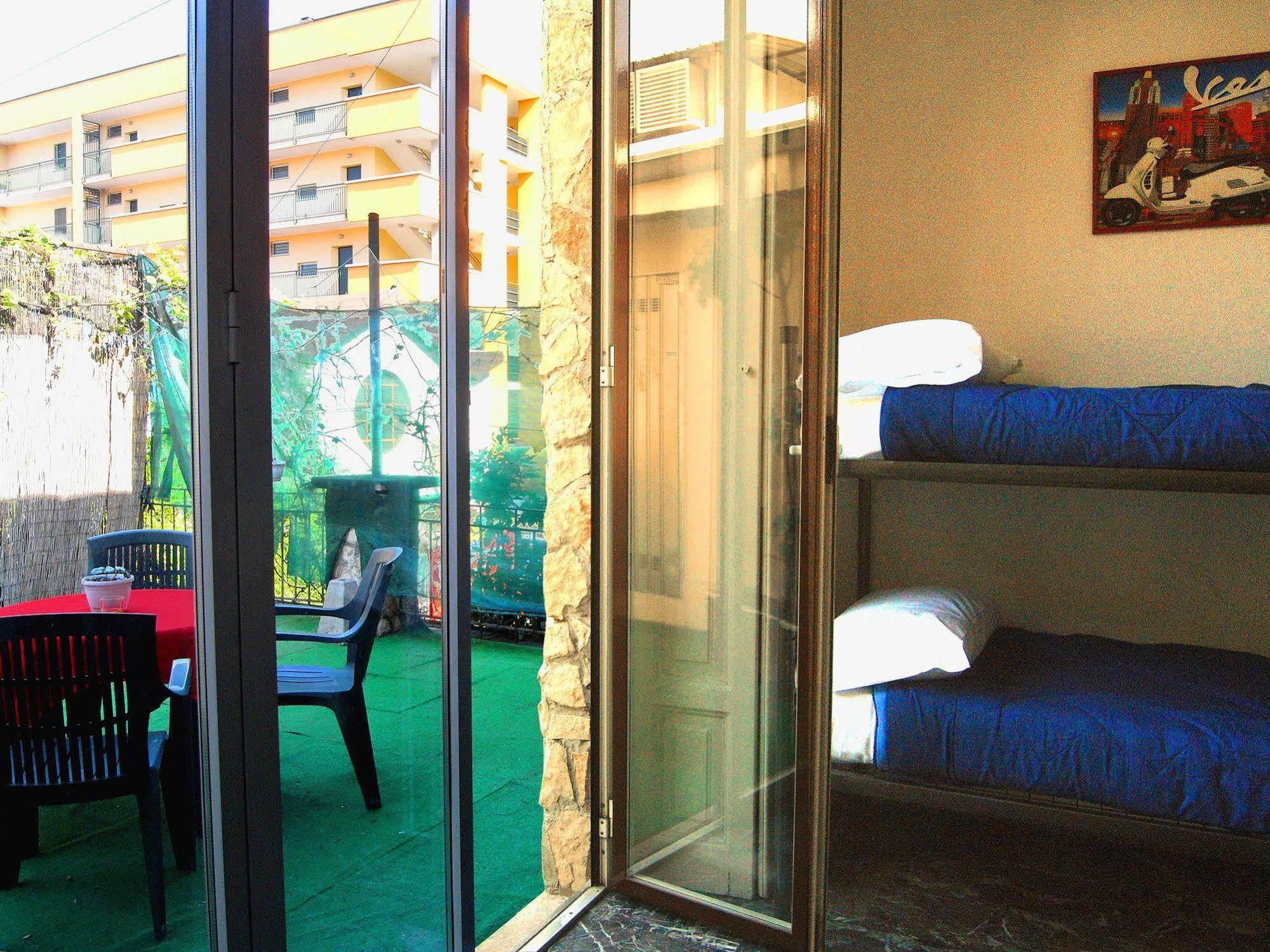Hostel California *