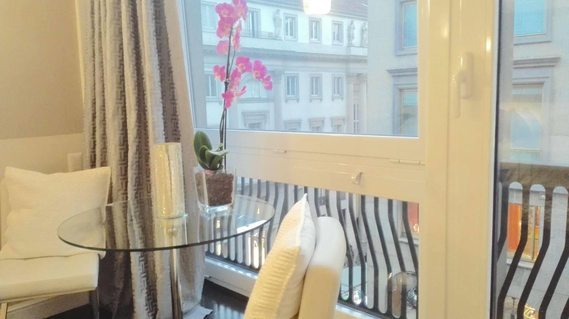 Apartment The Place Duomo Mailand