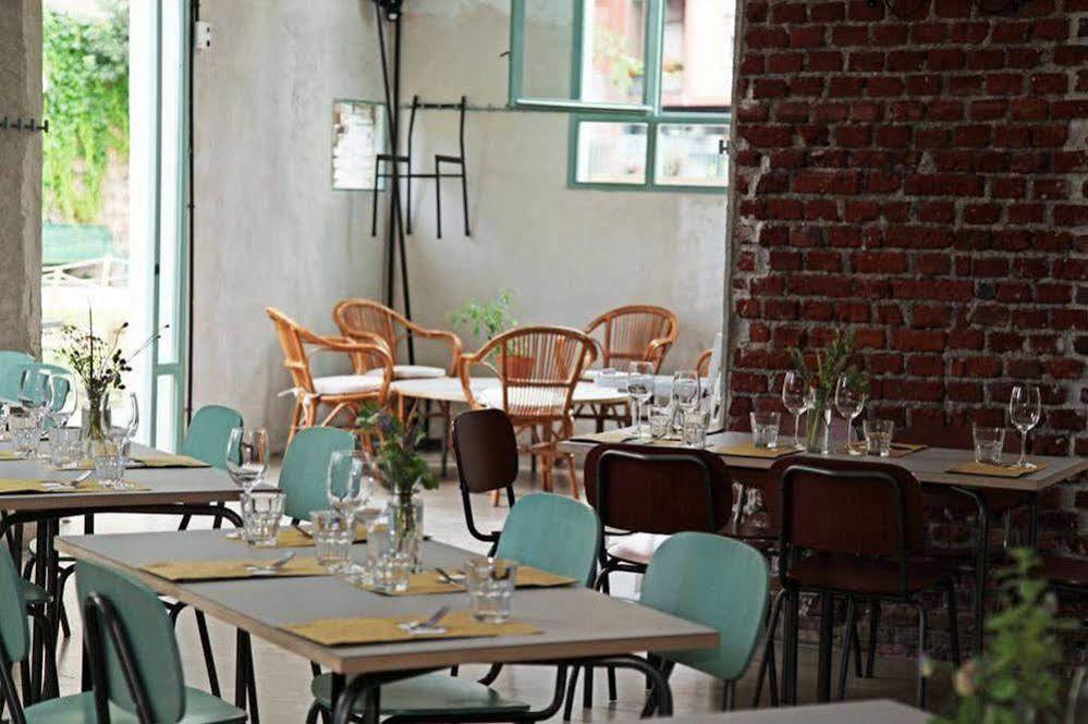 Un Posto A - All'interno Di Cascina Del 700 * Mailand