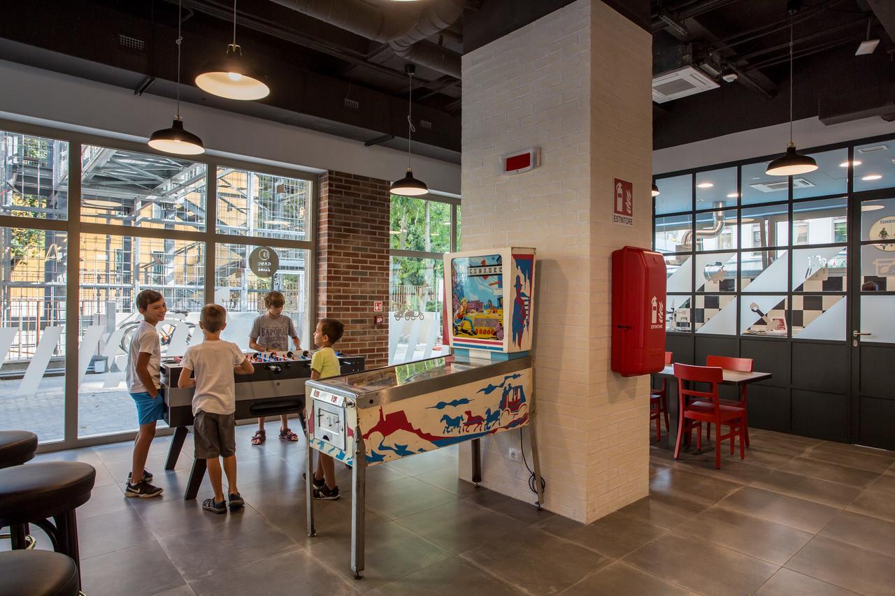 Meininger Lambrate Hostel *