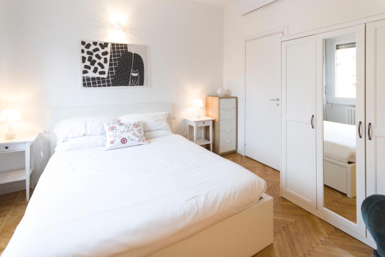 House Of Mirrors Apartment Mailand