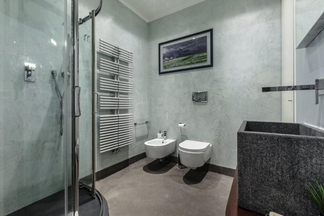 Stylish In Fashion District - Corso Venezia Apartment *