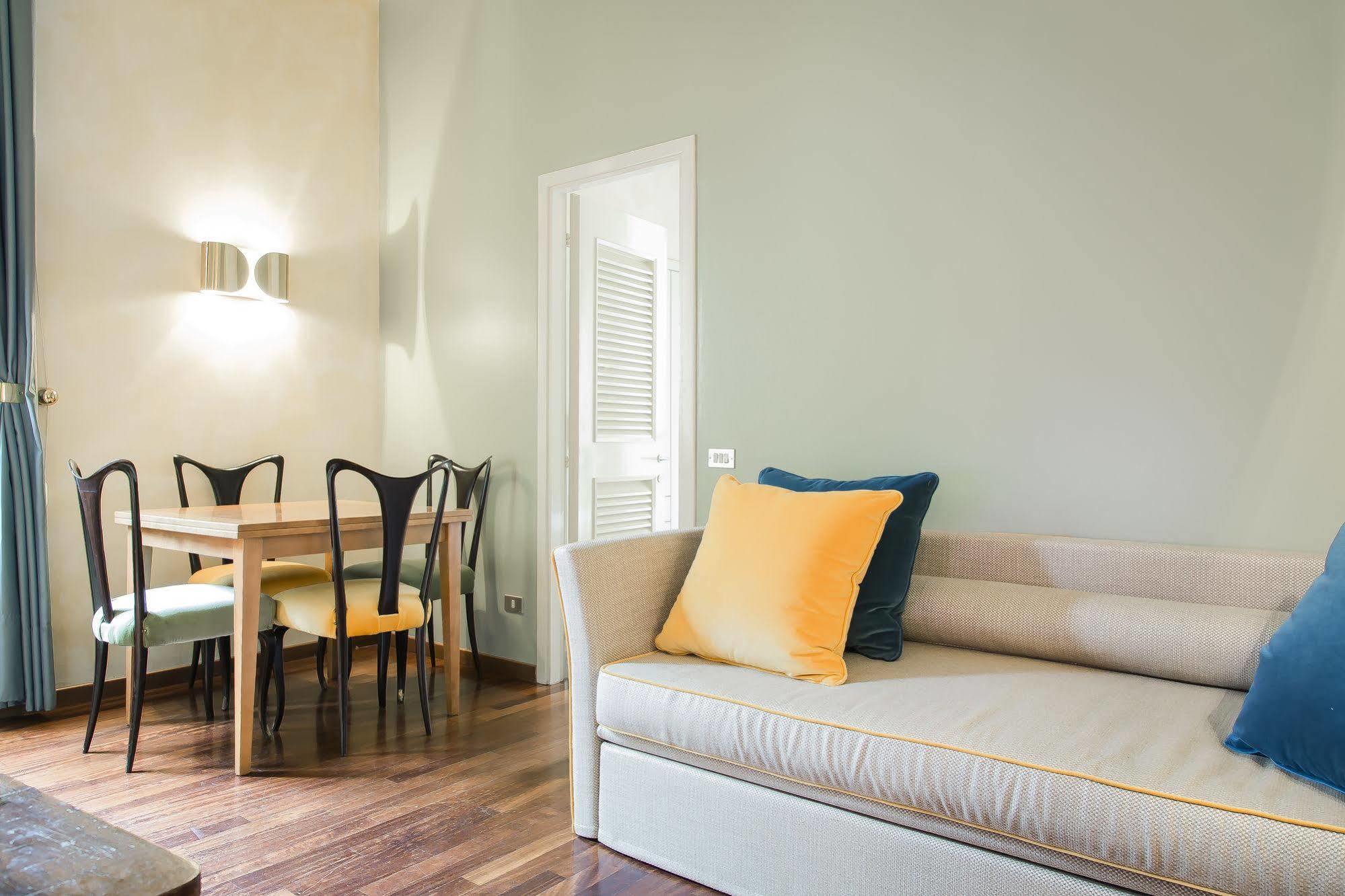 Apartment Brera In San Babila