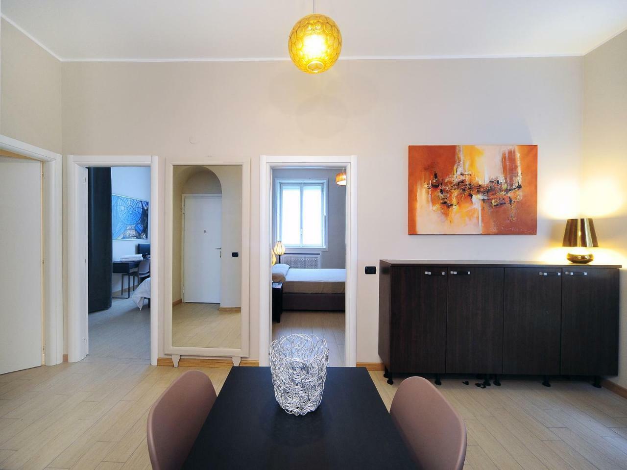 Urban District - Old Town 2 Br Mailand