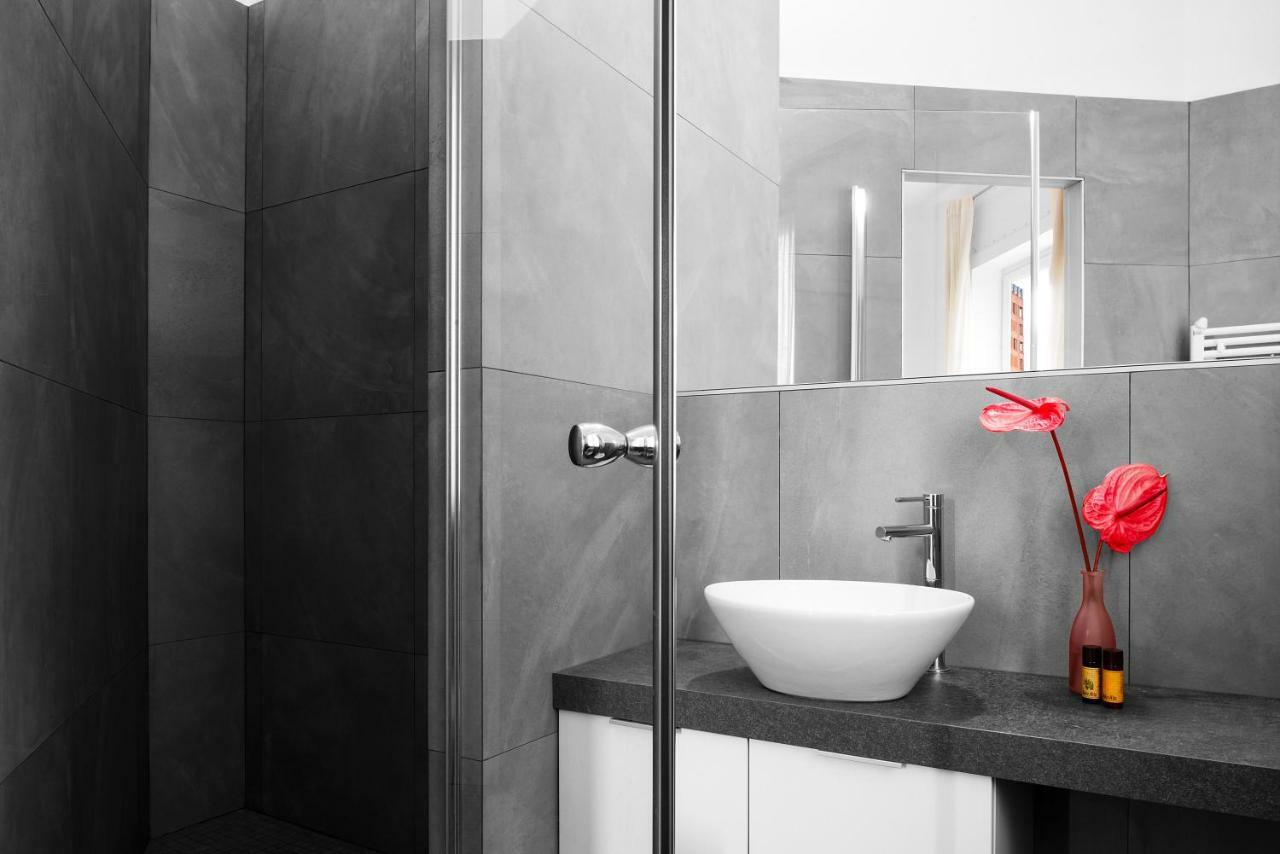 Exclusive 3 Bedrooms Near Duomo Apartment Mailand