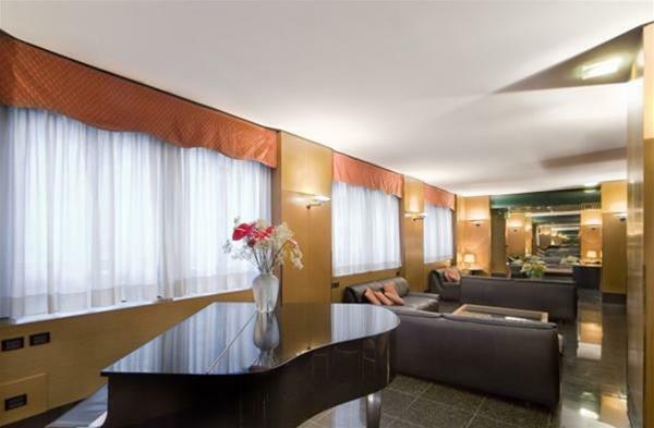 Hotel Una Century 4*