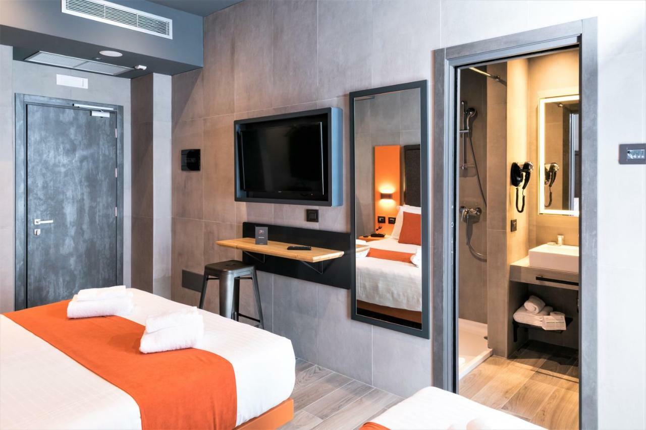 J24 Hotel 4*