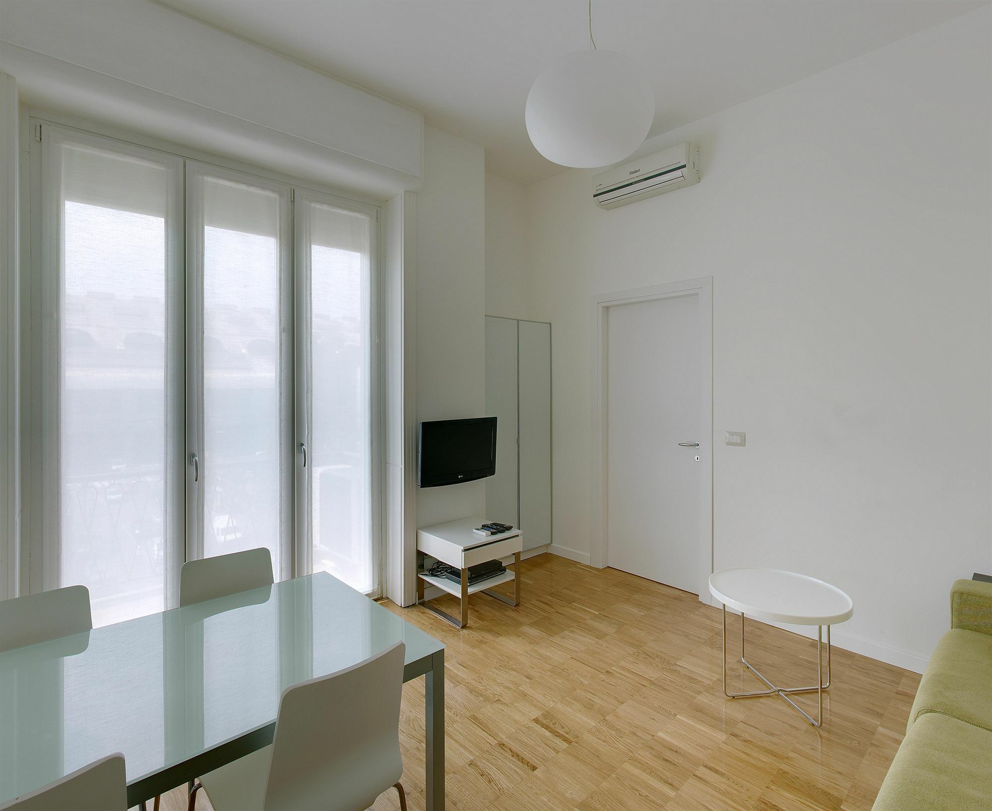 Milan Apartment Rental * Milão