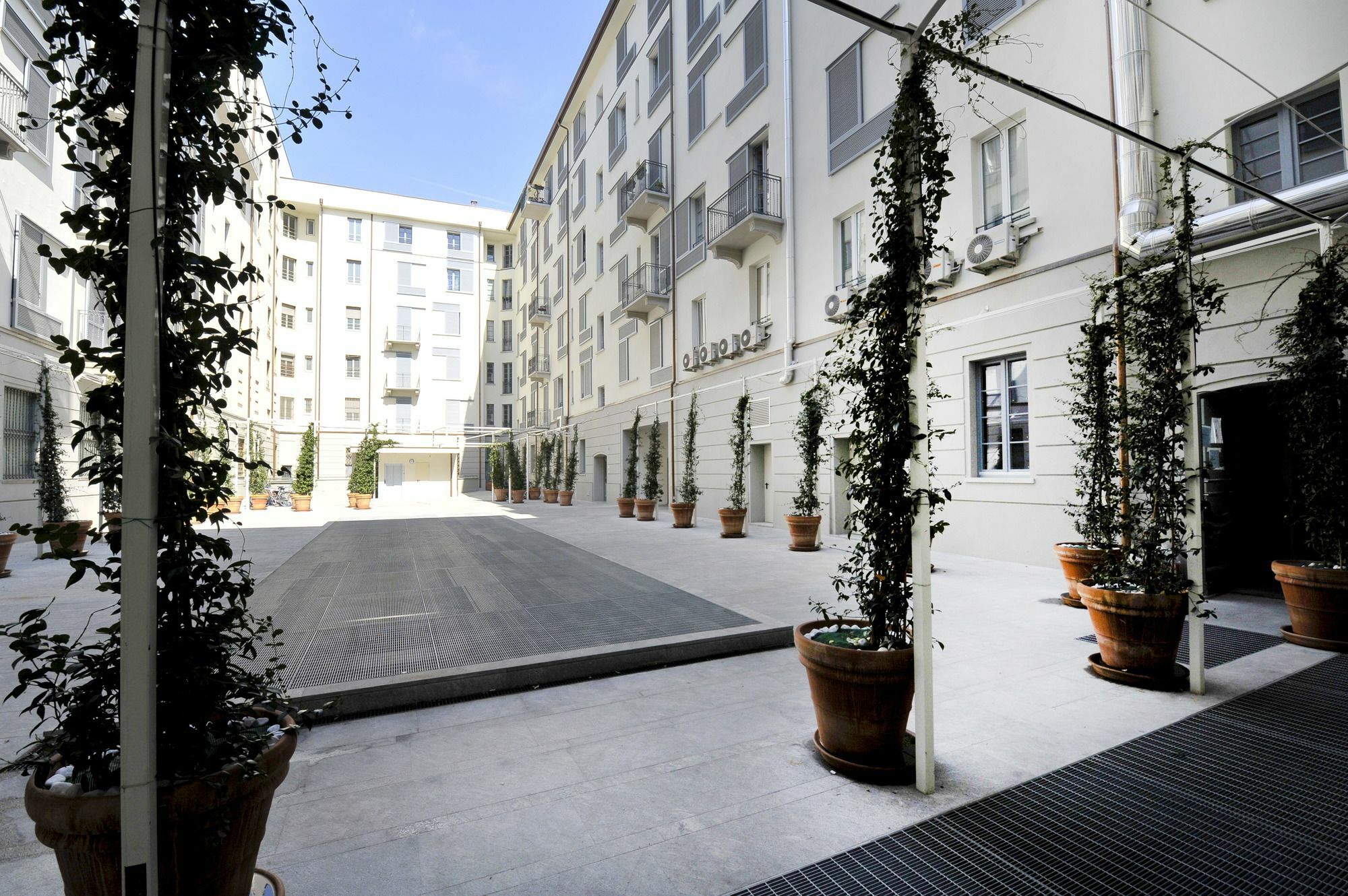 Porta Vittoria Apartment *