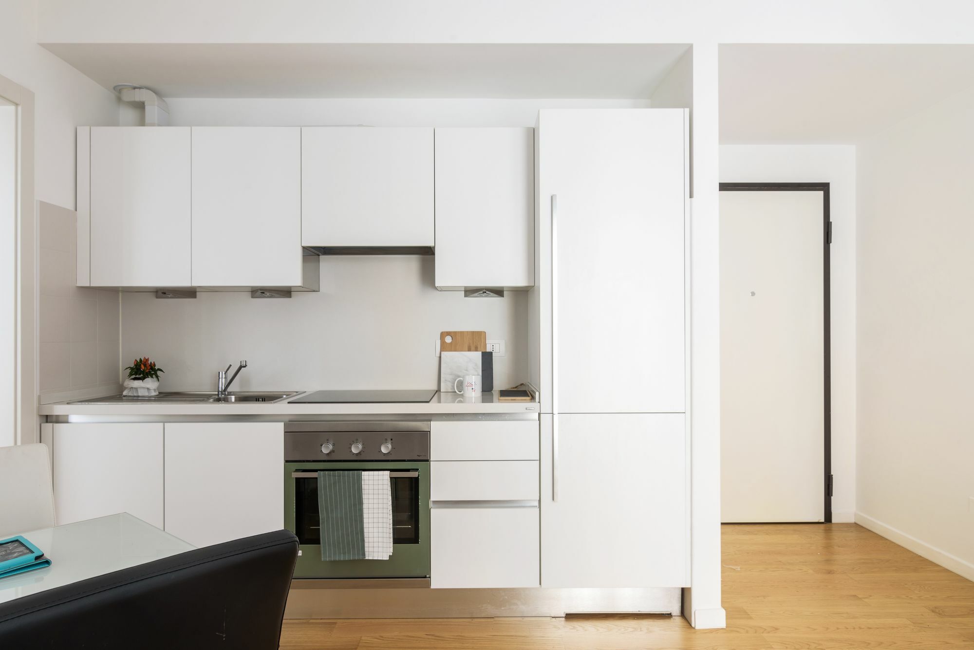 Joivy Sunny 1-bed Flat With Balcony Apartment *