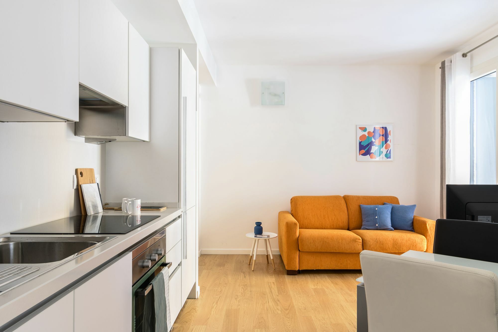 Joivy Sunny 1-bed Flat With Balcony Apartment