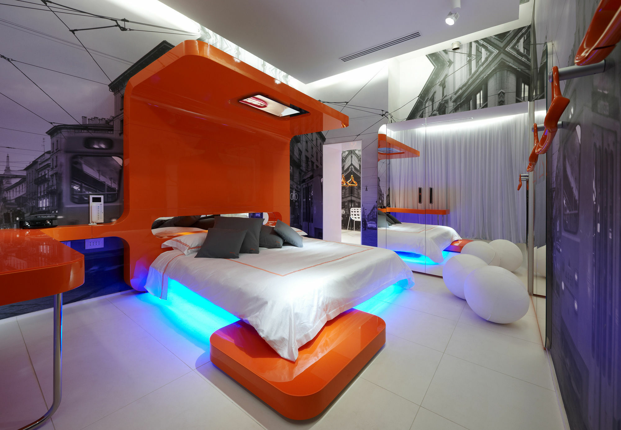 Hotel Th Street 4*