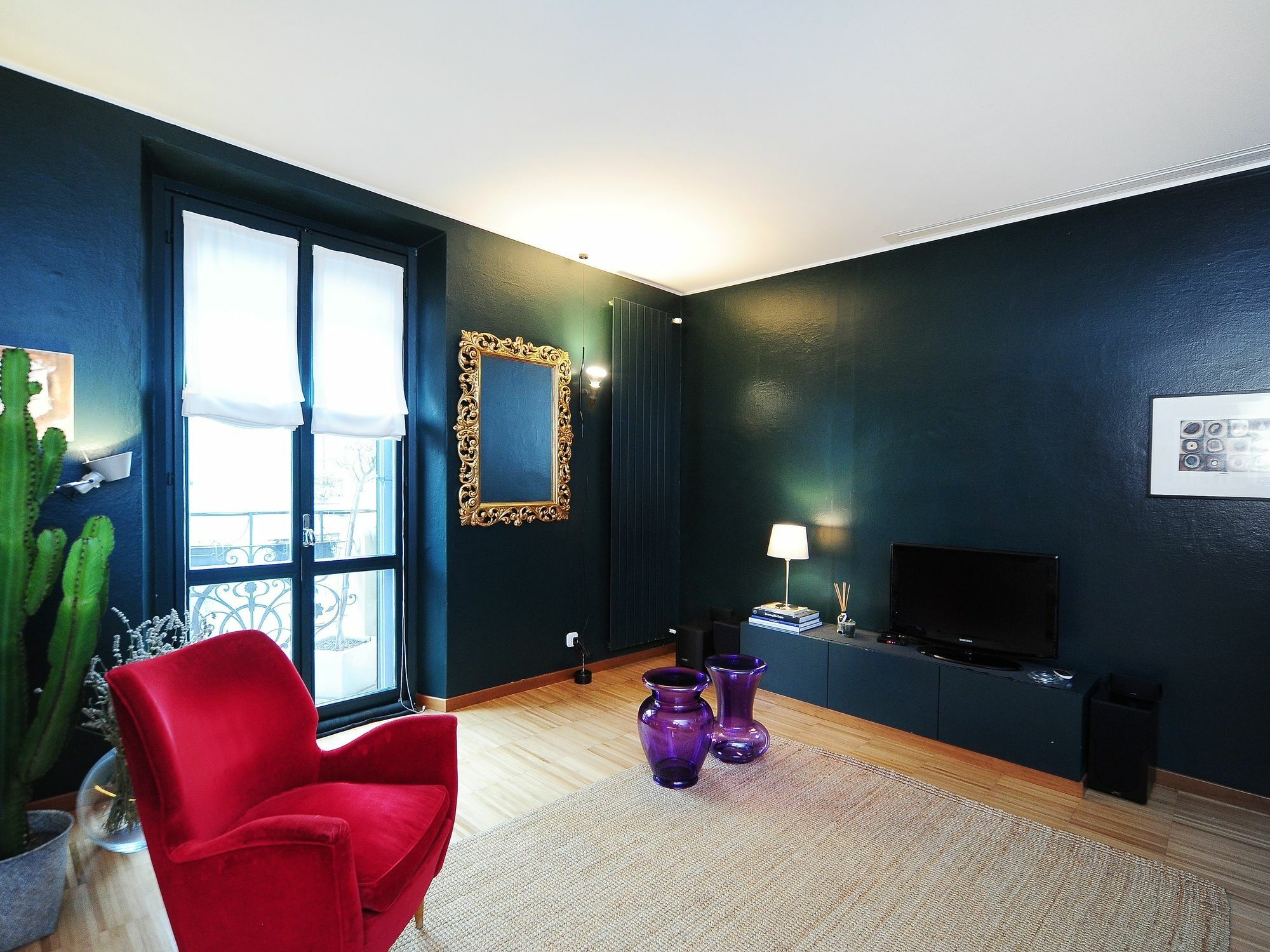 Urban District - Isola Exclusive 1br Apartment *