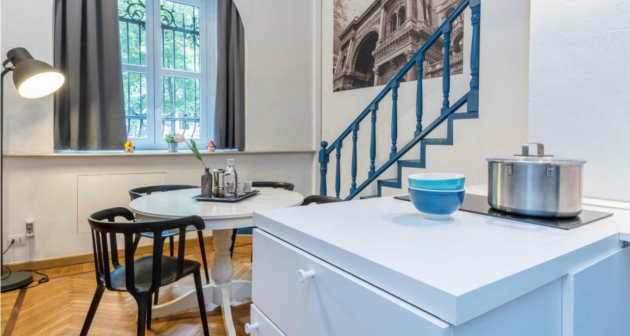 Apartment Hintown Castle Mansion