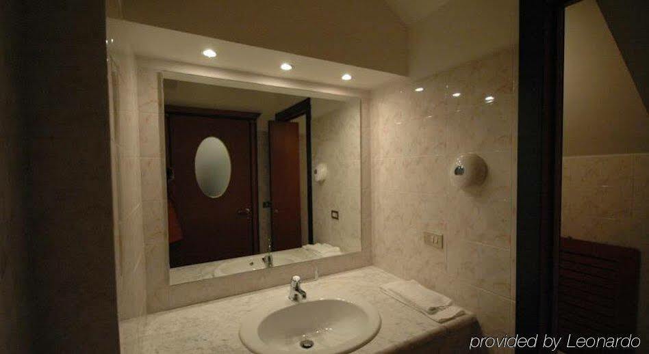 Mec Hotel 3*