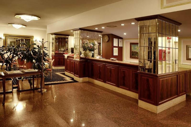Alga Hotel 3*