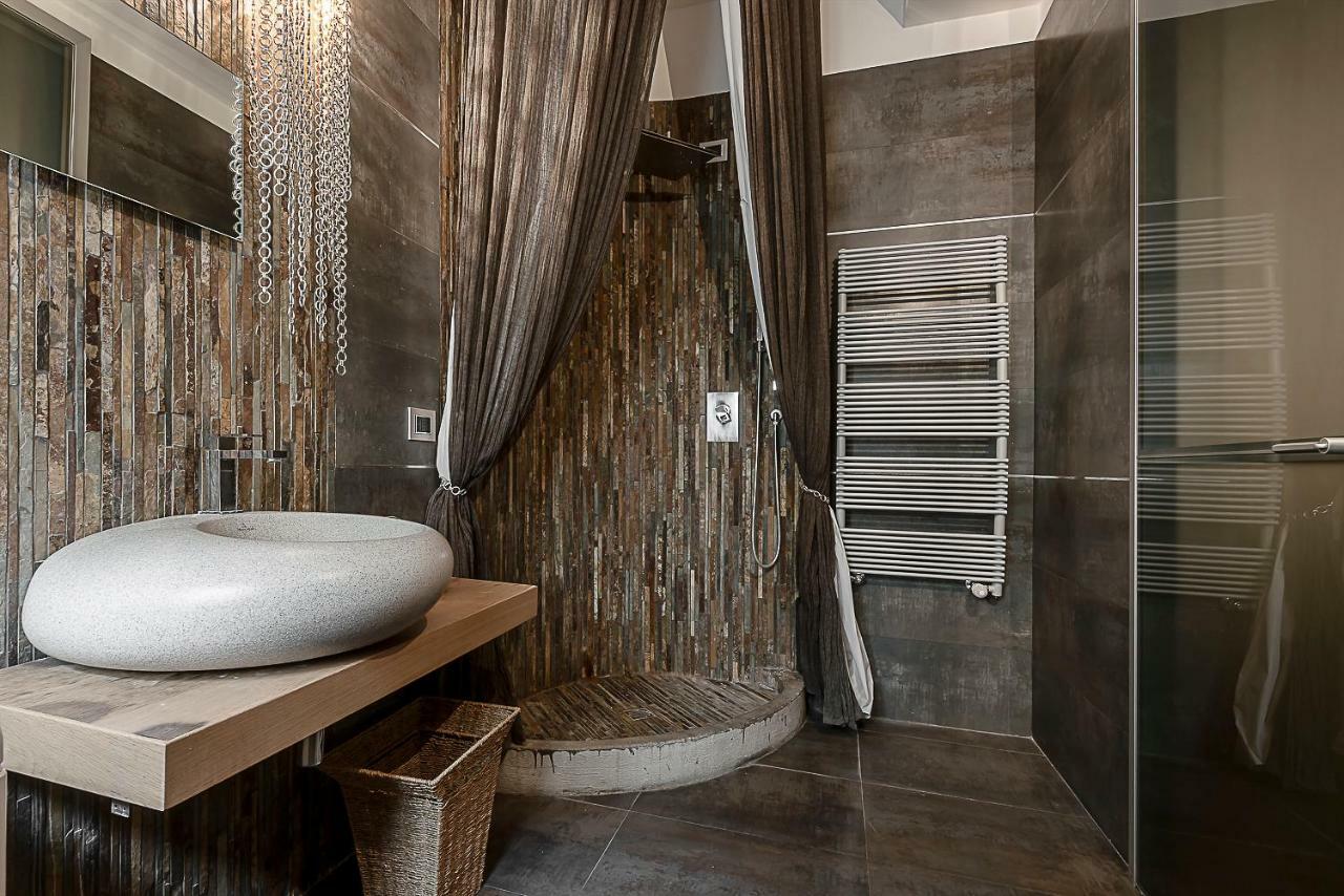 Luxury Apartment *