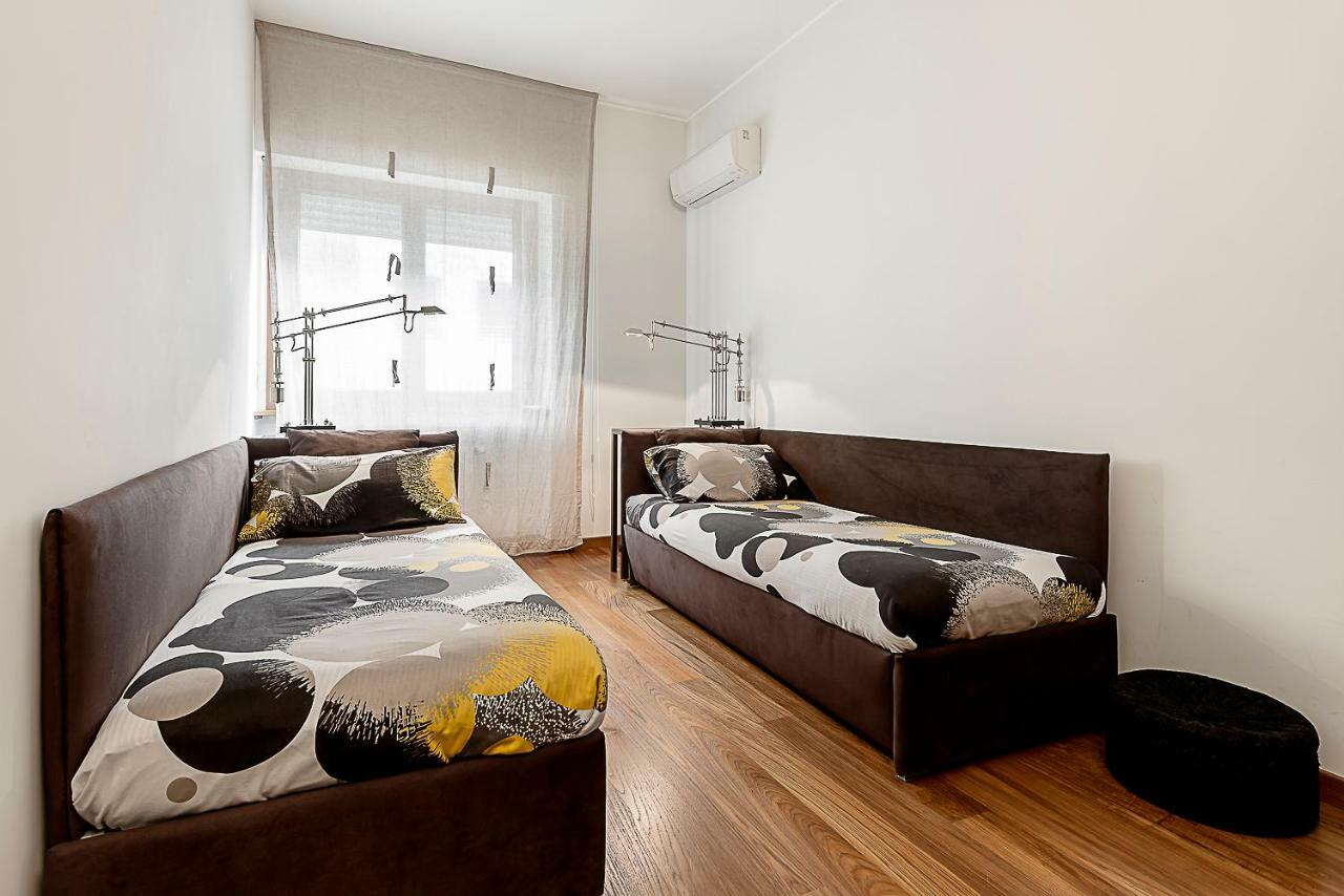 Luxury Apartment *