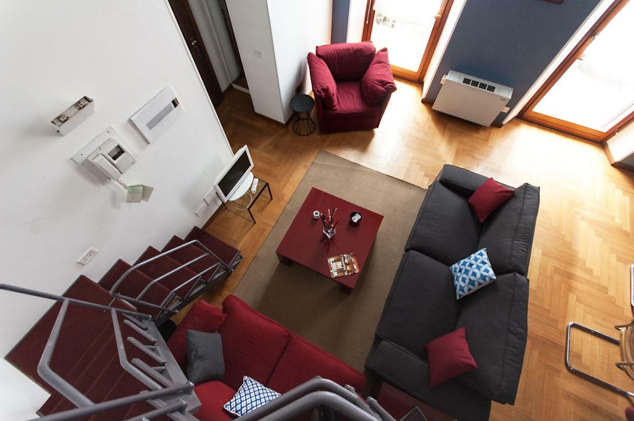 Apartment Fancy Blue Duomo Duplex Mailand