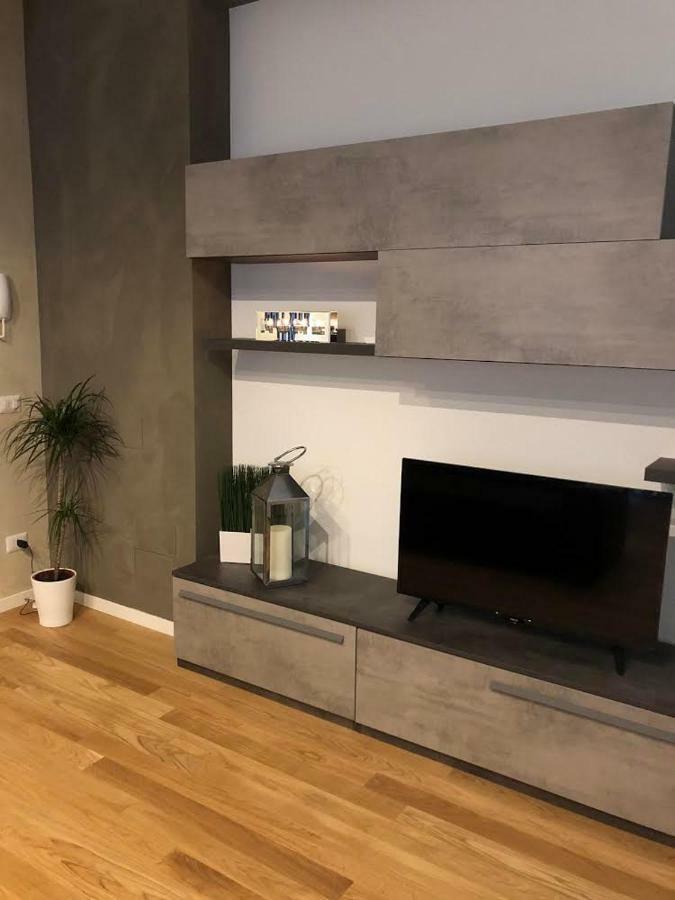 De Angeli Modern Apartment *