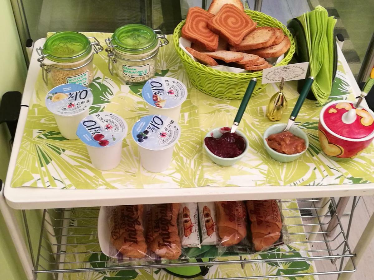 Acomodação com café da manhã  Linea 2*