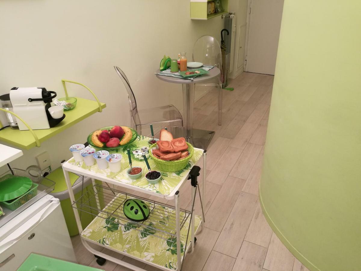 Linea Acomodação com café da manhã  2*