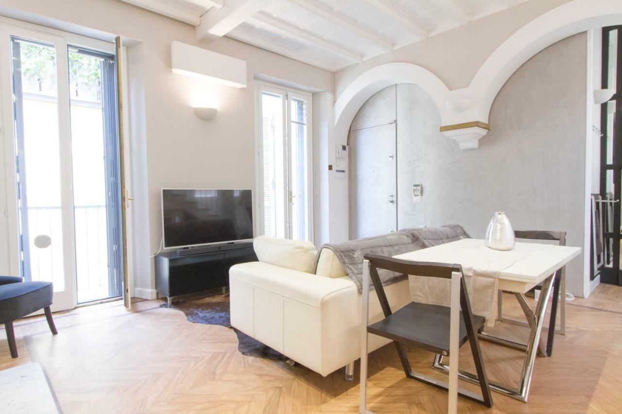 Elegante E Completamente Arredato In Duomo Apartment