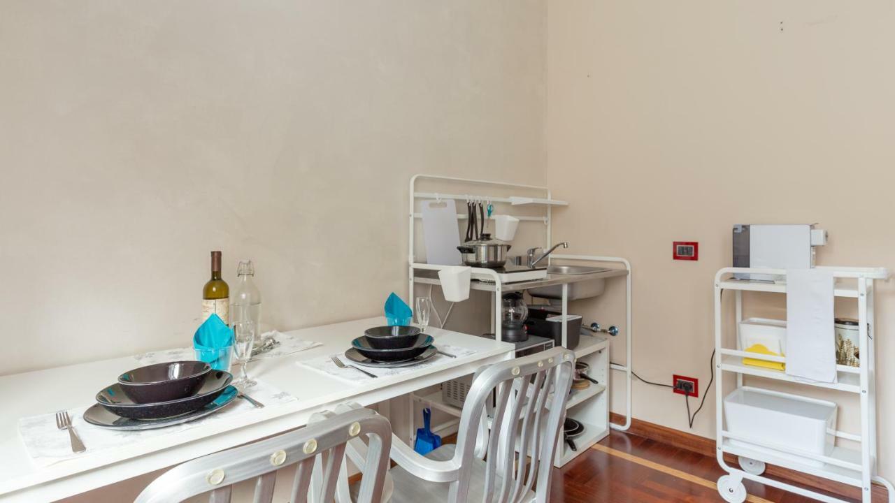 Apartment Pied A Terre Sant'agostino Mailand