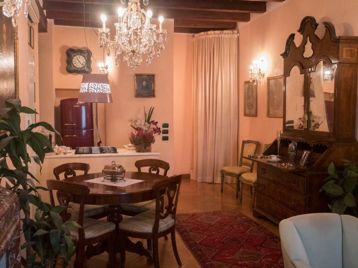 Broletto 26 Apartment