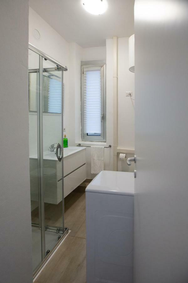 Via Treviso 6 * Mailand