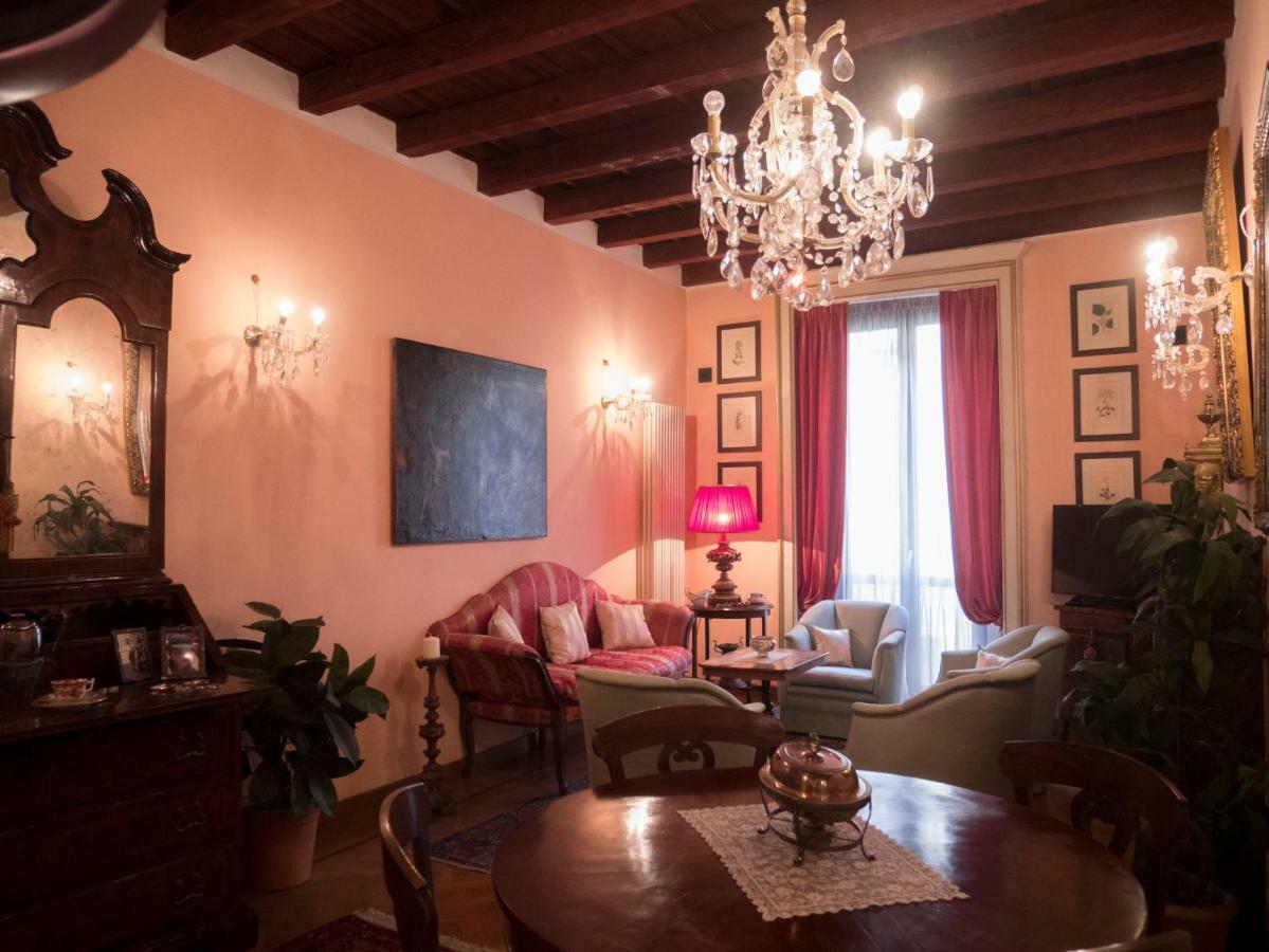 Apartment Broletto 26 Mailand