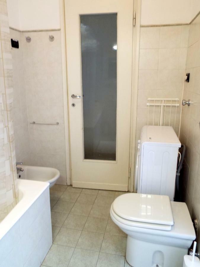 Apartment Lacaralele Milan