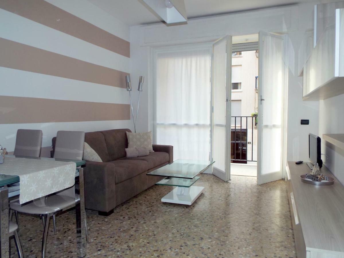 Apartment Lacaralele