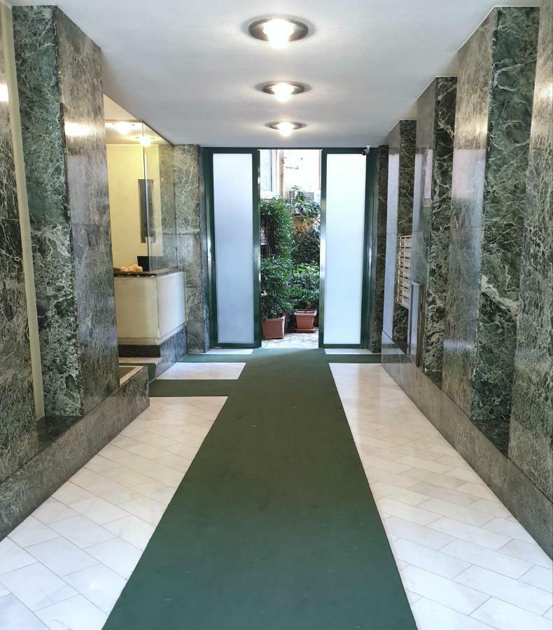 5Min Walk From Duomo! Apartment 100M2 * Milão