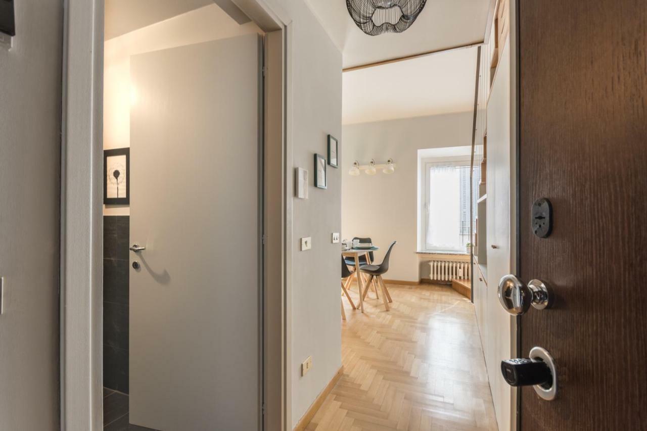 Modern Simplicity In Centre