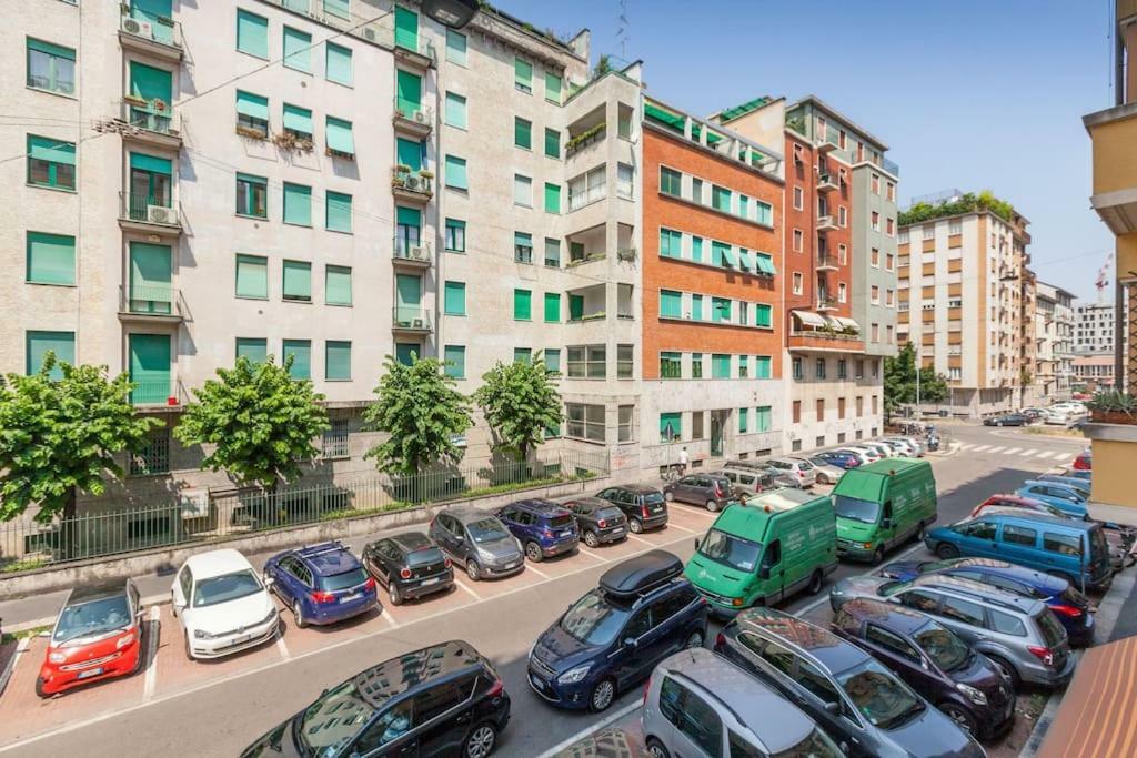 Spacious And New In Citta Studi Mailand