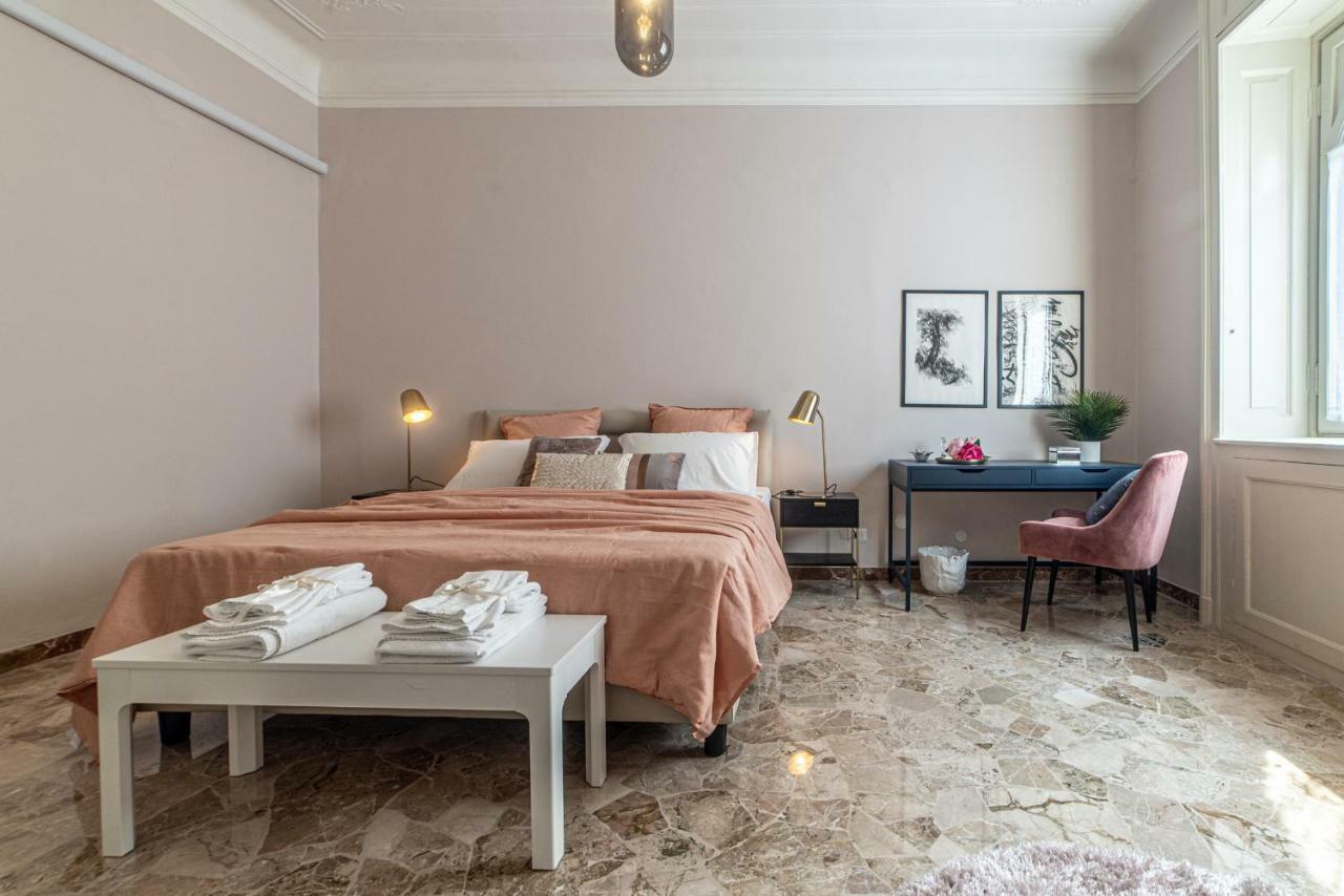 Joivy Sophisticated 3-bed Flat With Desk Apartamento
