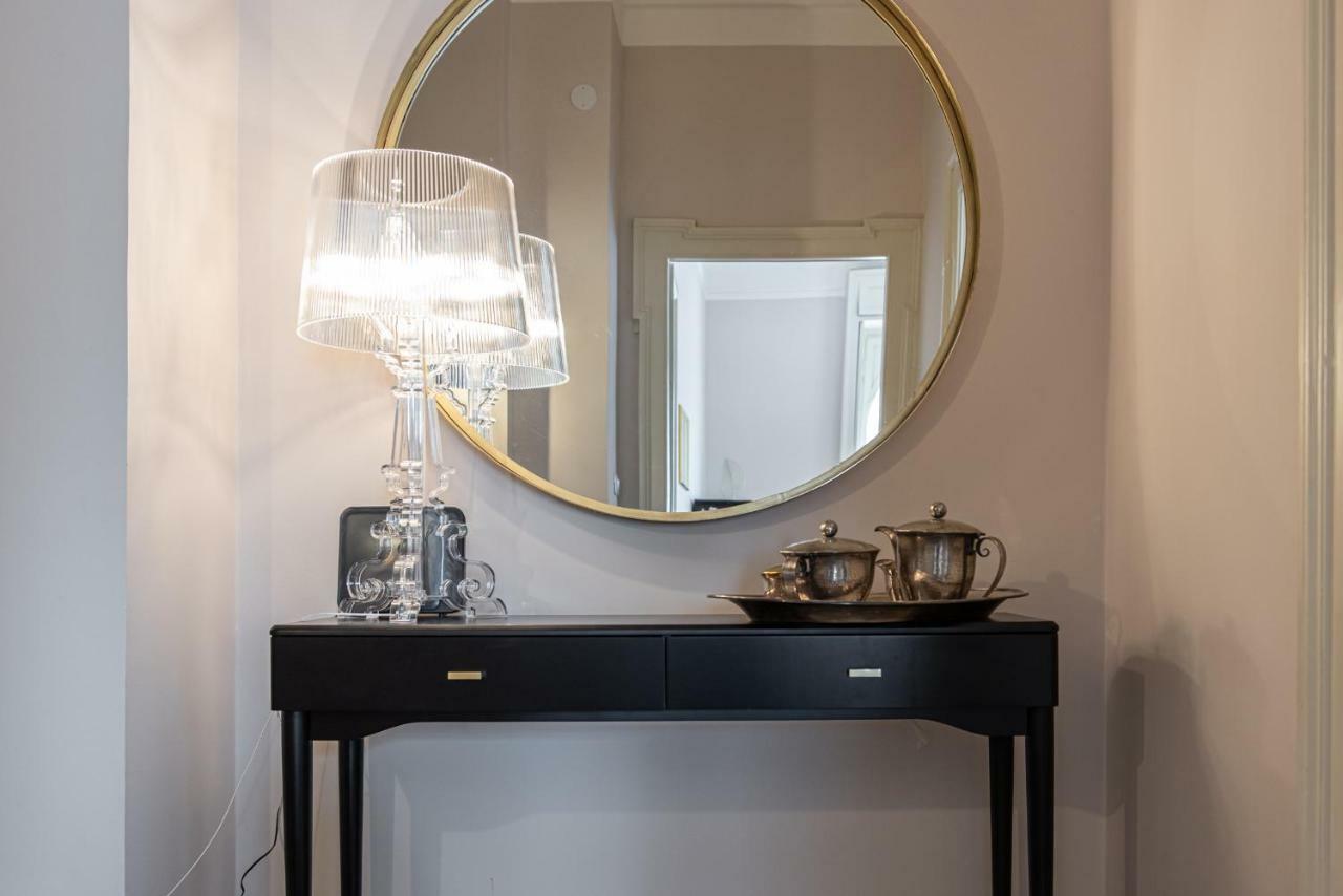 Joivy Sophisticated 3-bed Flat With Desk Apartamento Milão