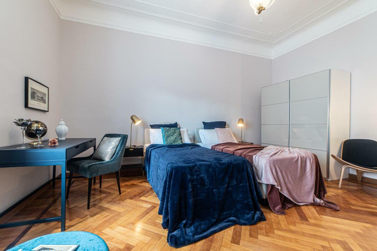 Joivy Sophisticated 3-bed Flat With Desk Milão